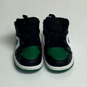Nike Air Jordan High Tops Athletic Shoe Black/Green 640735-067 Boys Size 6C